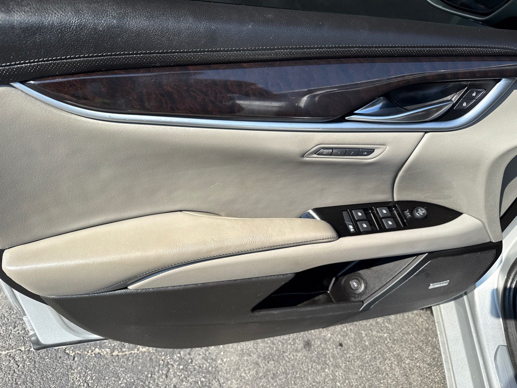 2013 Cadillac XTS Image 12