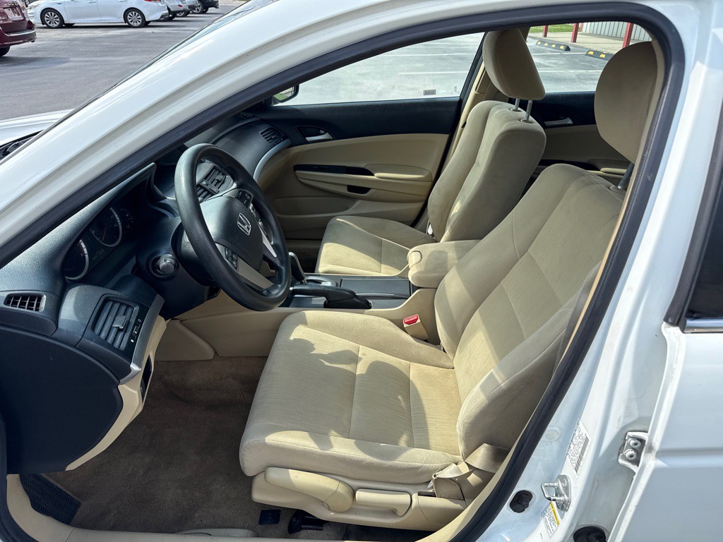 2011 Honda Accord Image 9