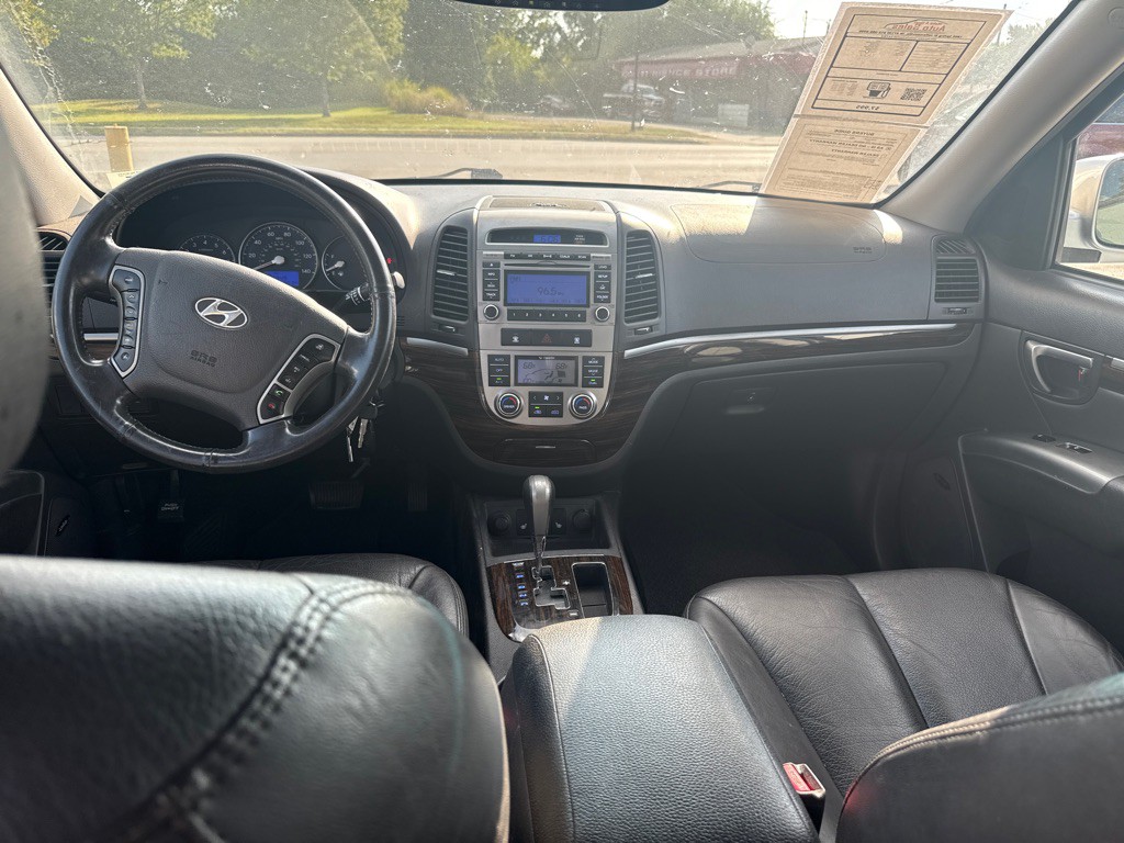 2011 Hyundai Santa Fe Image 10