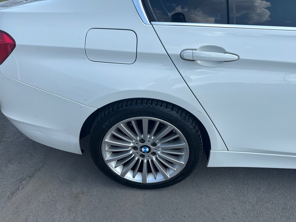 2015 BMW 3 Series Image 4