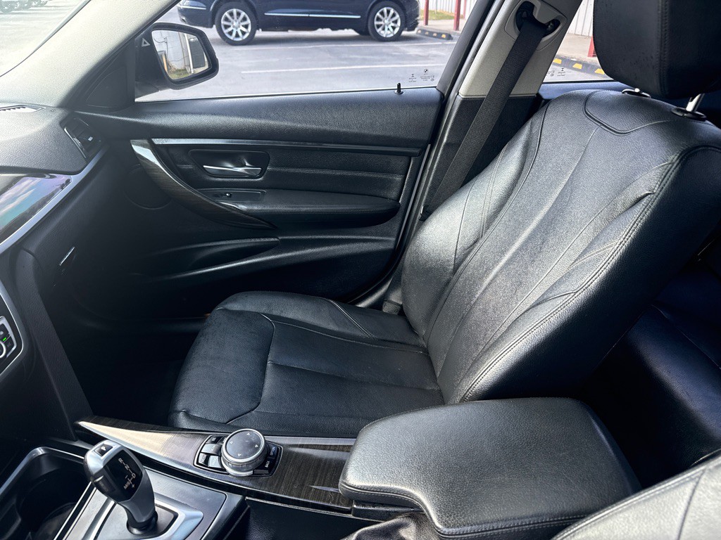 2015 BMW 3 Series Image 14