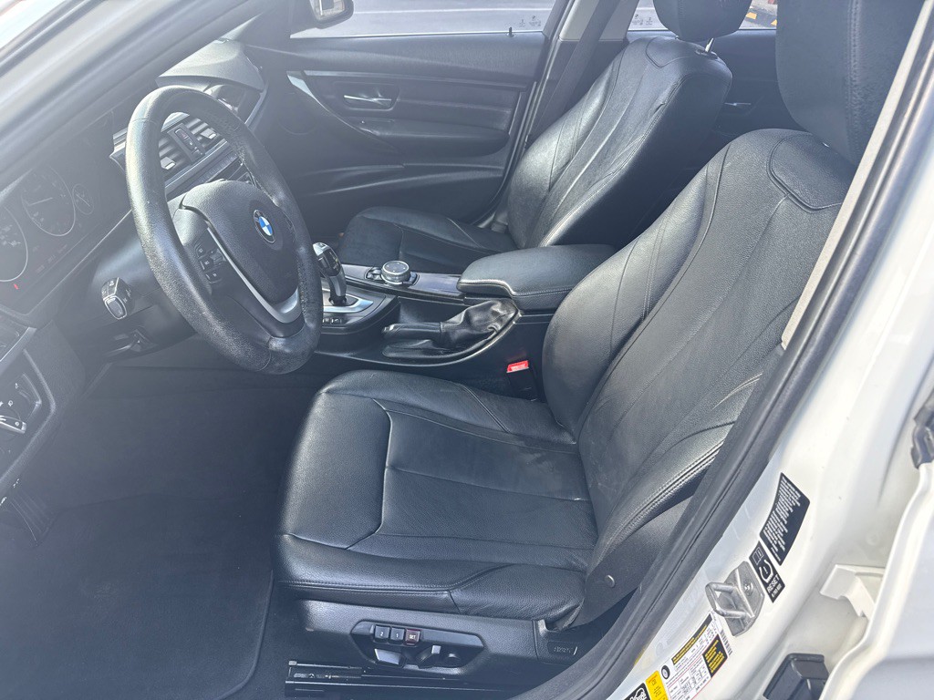 2015 BMW 3 Series Image 15
