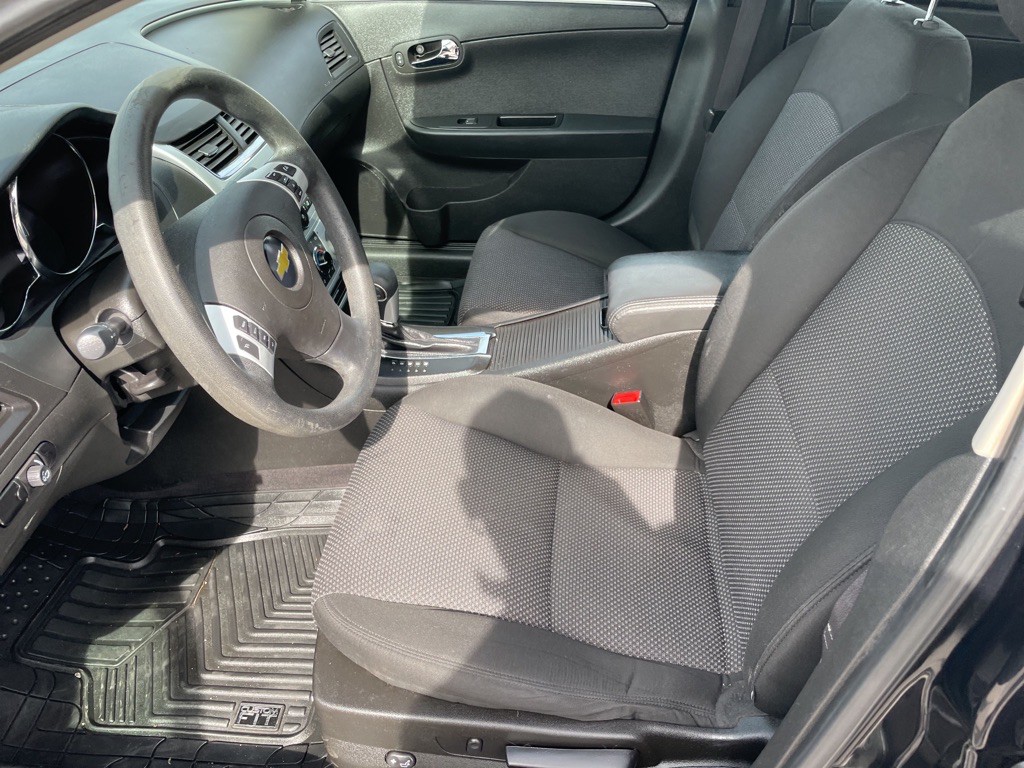 2011 Chevrolet Malibu Image 12