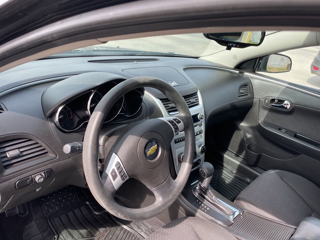 2011 Chevrolet Malibu Image 14