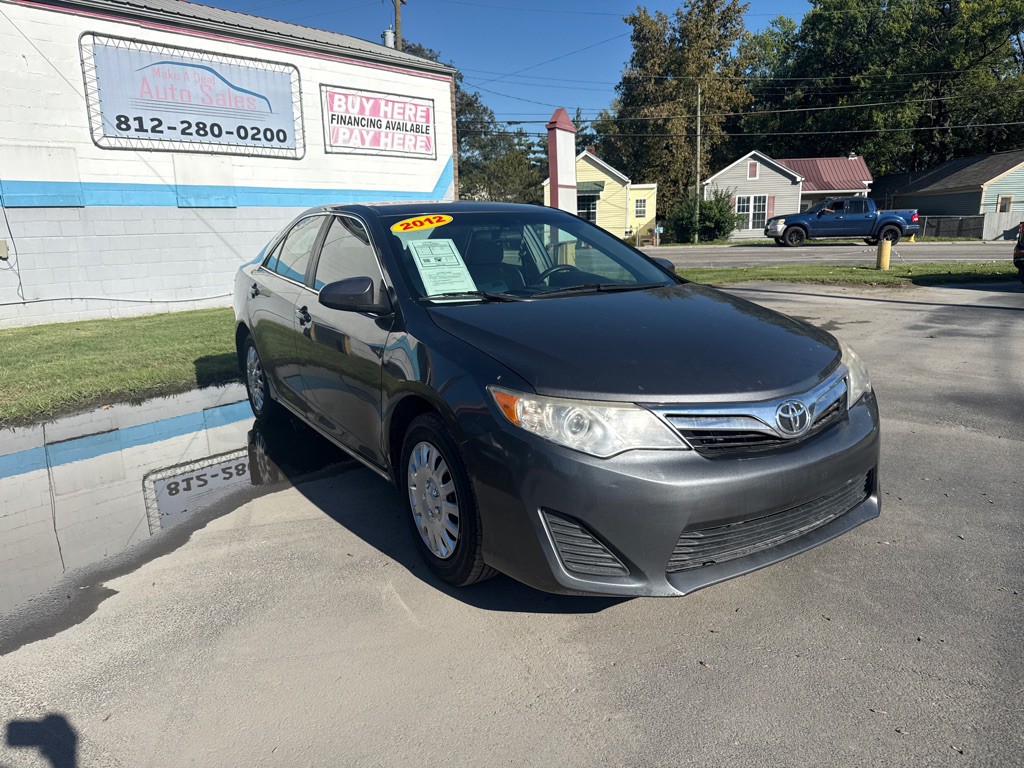 2012 Toyota Camry Image 2