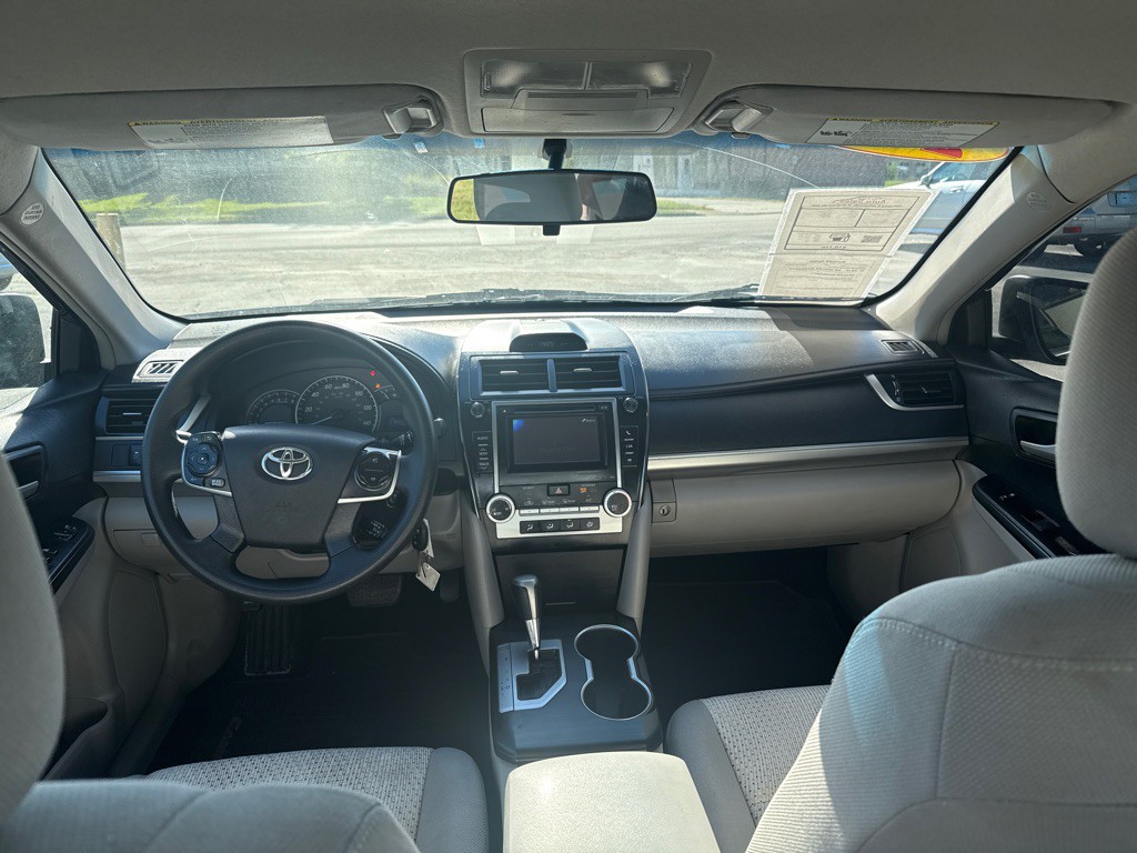 2012 Toyota Camry Image 10