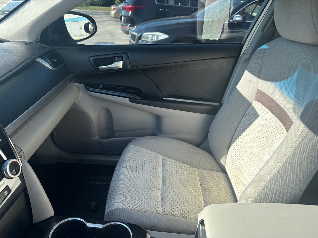 2012 Toyota Camry Image 12