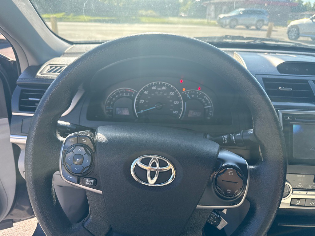 2012 Toyota Camry Image 17