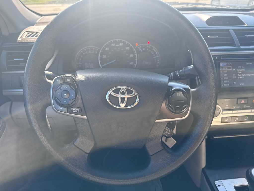 2012 Toyota Camry Image 19