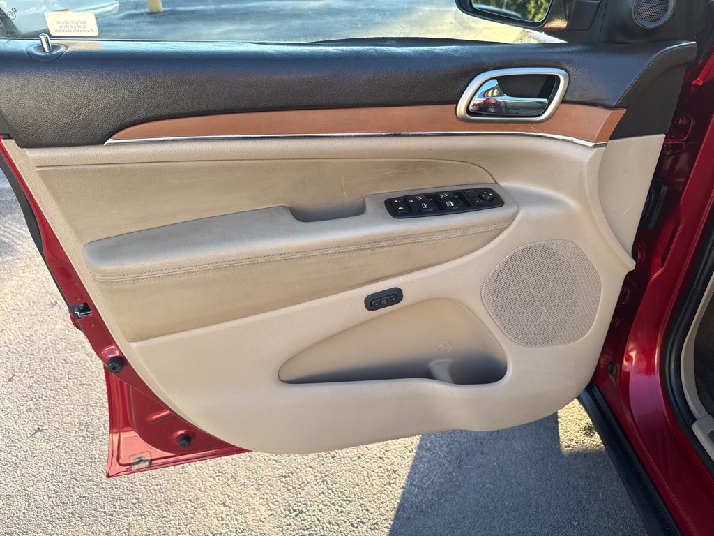 2011 Jeep Grand Cherokee Image 15