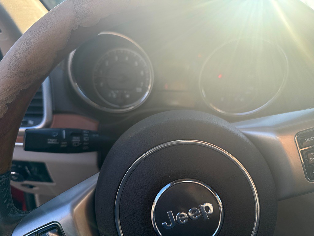 2011 Jeep Grand Cherokee Image 19