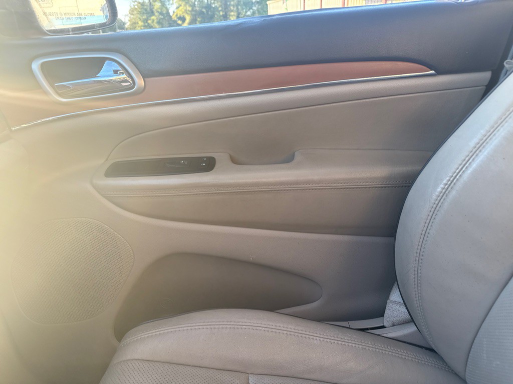 2011 Jeep Grand Cherokee Image 20
