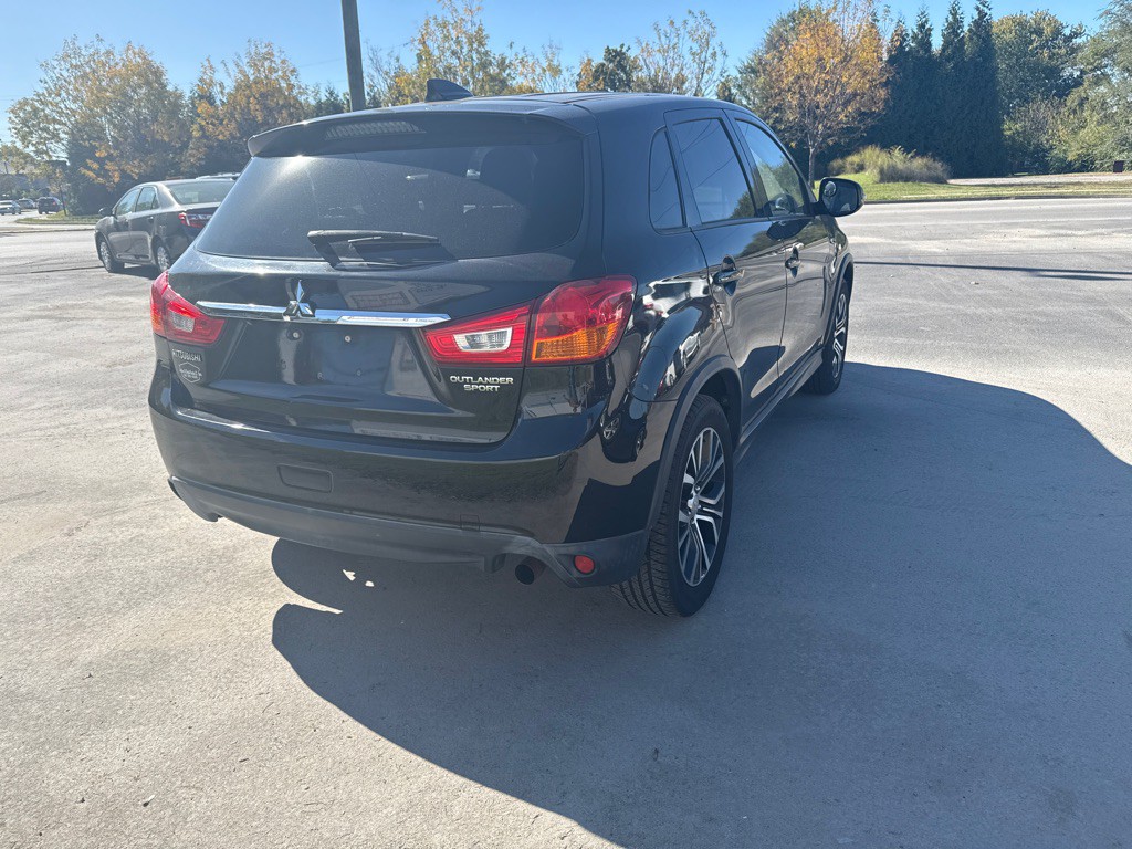 2019 Mitsubishi Outlander Image 5