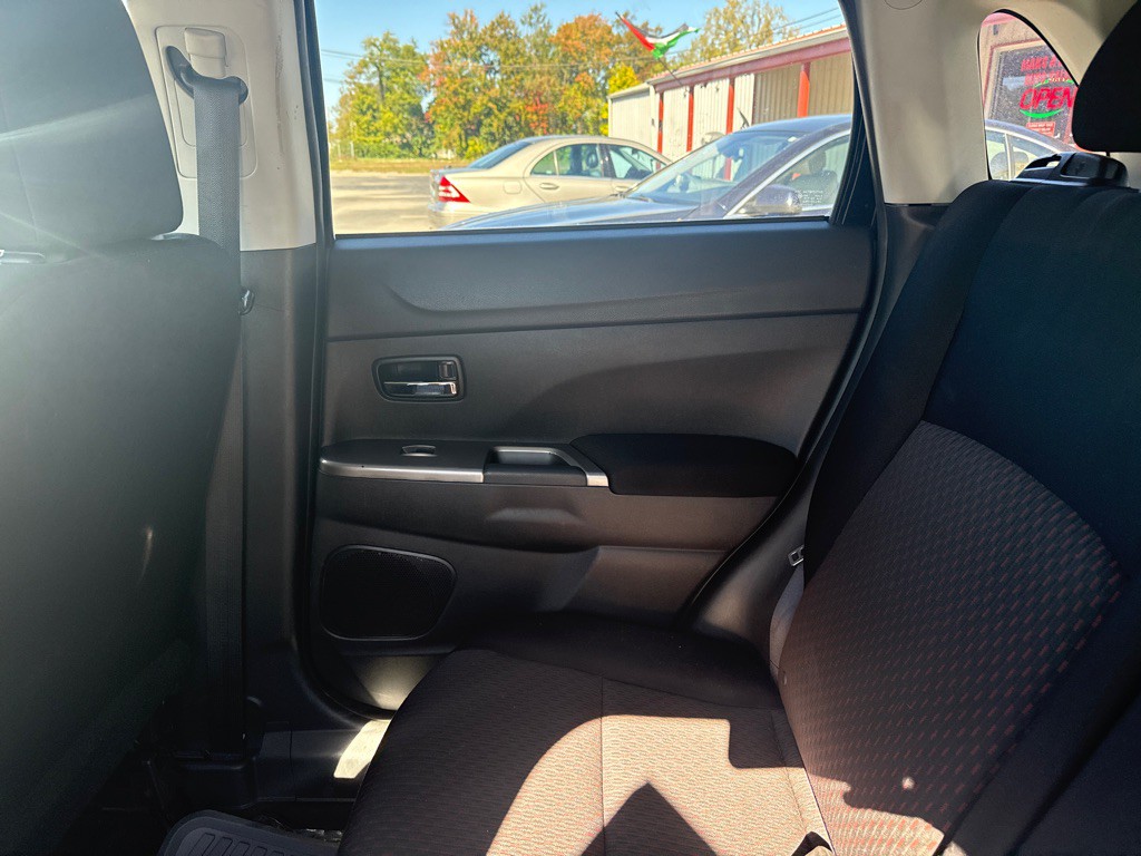 2019 Mitsubishi Outlander Image 10