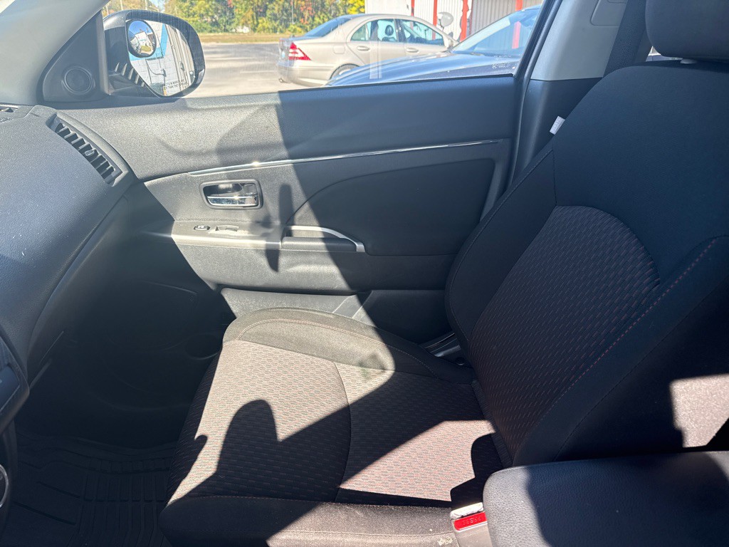 2019 Mitsubishi Outlander Image 13