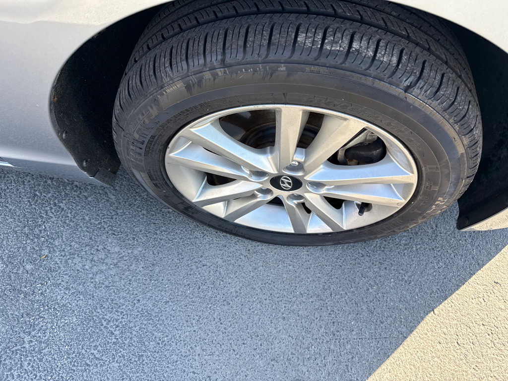 2017 Hyundai Sonata Image 3