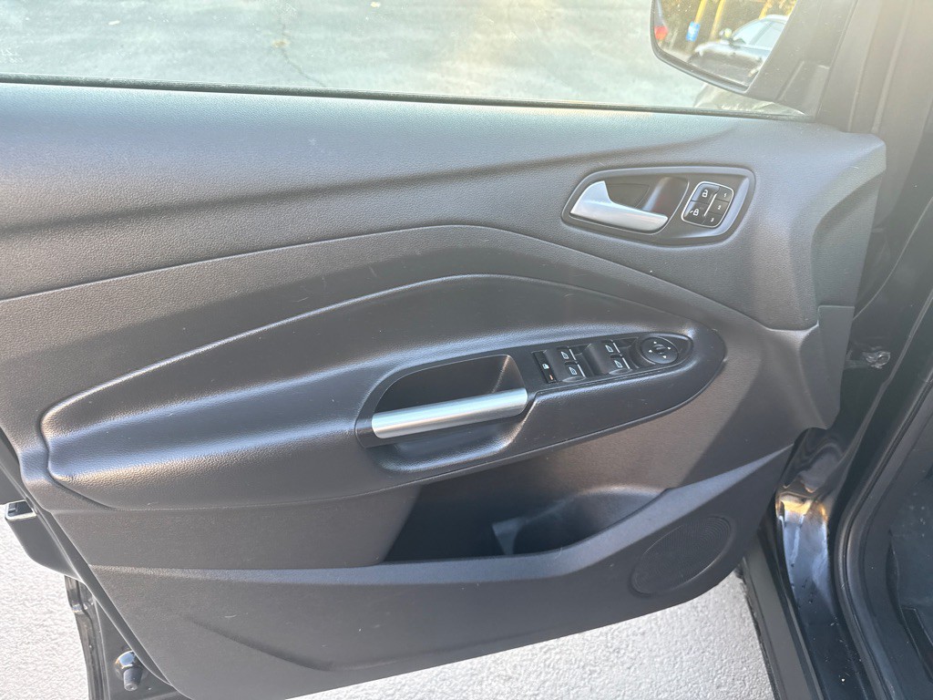 2017 Ford Escape Image 16