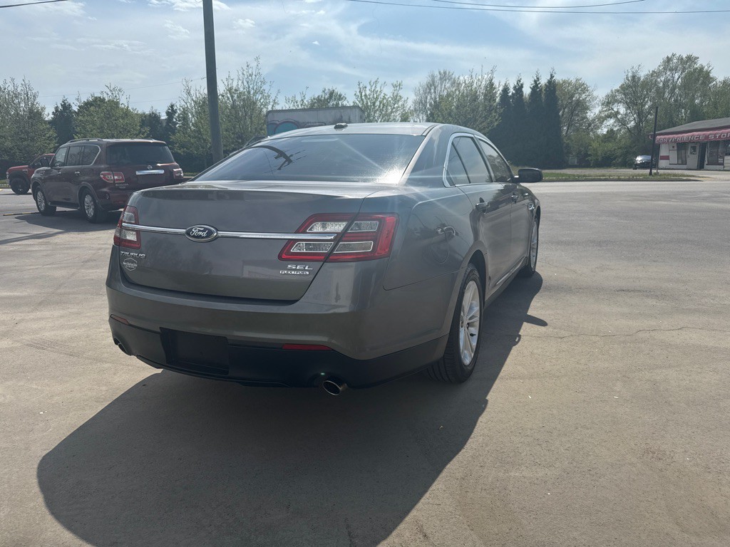 2013 Ford Taurus Image 5