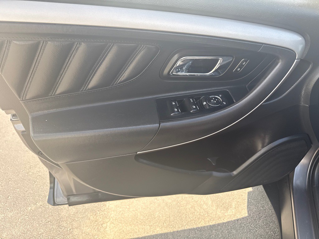 2013 Ford Taurus Image 12