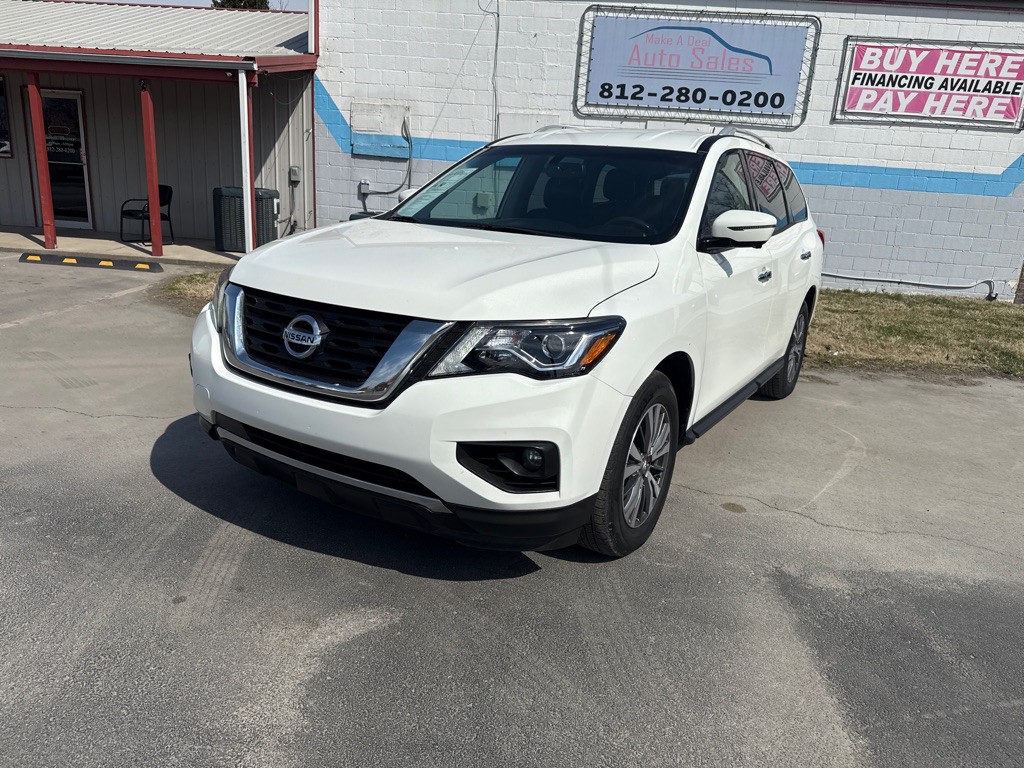 2017 Nissan Pathfinder Image 1