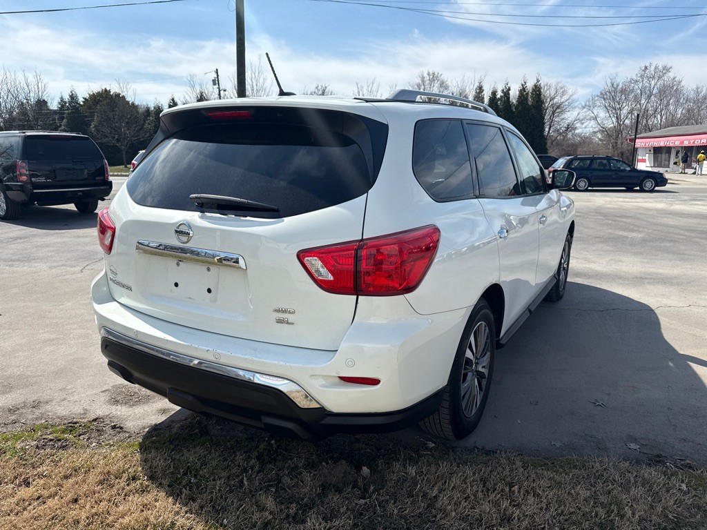 2017 Nissan Pathfinder Image 4
