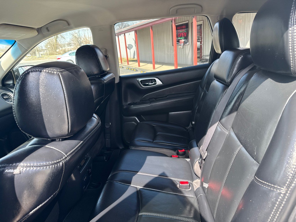 2017 Nissan Pathfinder Image 7