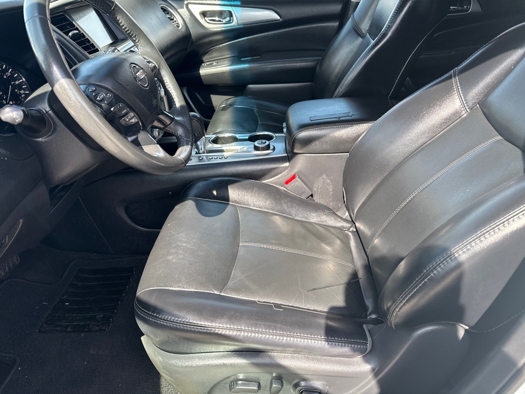 2017 Nissan Pathfinder Image 12