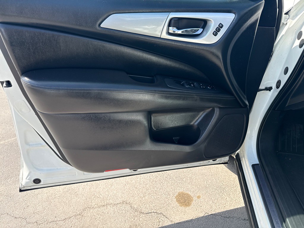 2017 Nissan Pathfinder Image 13