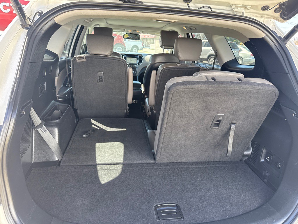 2017 Hyundai Santa Fe Image 7