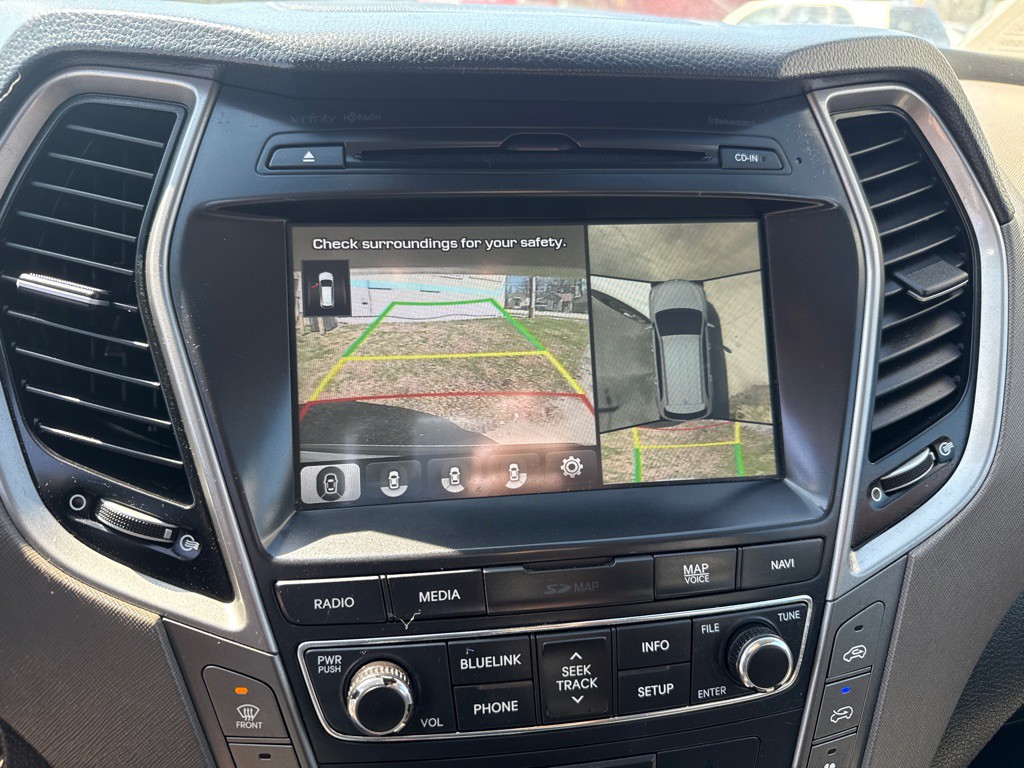 2017 Hyundai Santa Fe Image 15