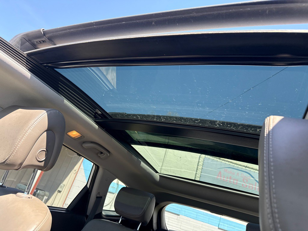 2017 Hyundai Santa Fe Image 16