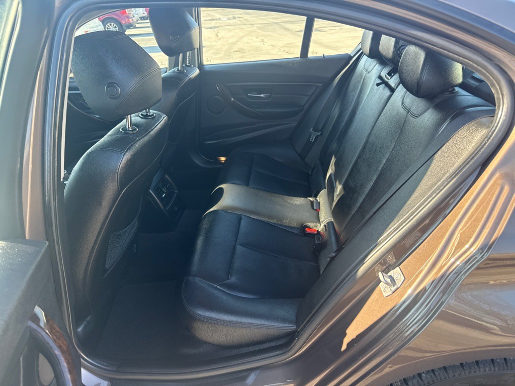 2014 BMW 3 Series Image 10