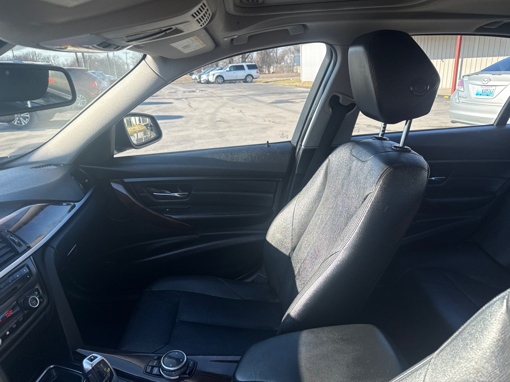 2014 BMW 3 Series Image 14