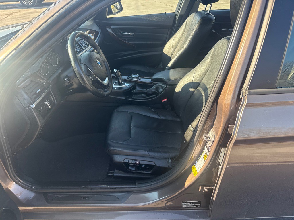 2014 BMW 3 Series Image 15