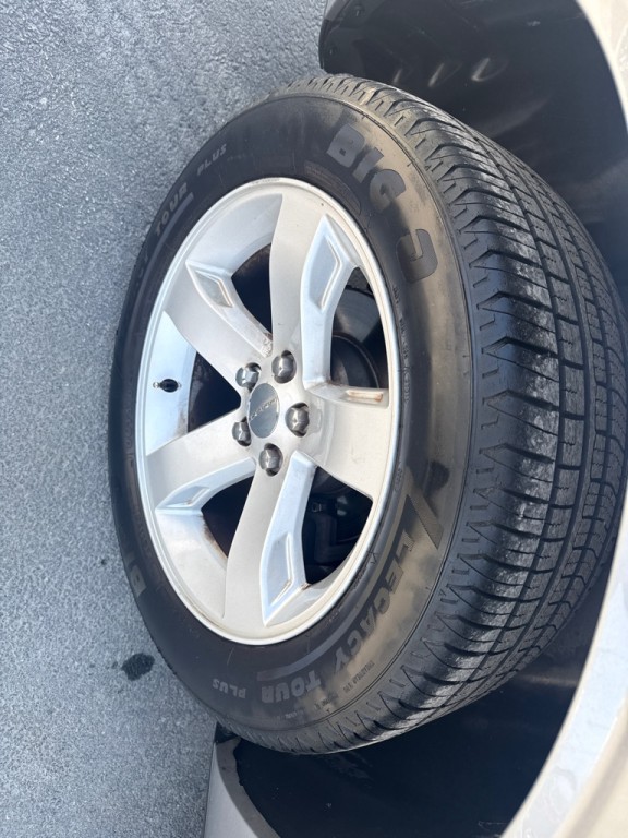 2014 Dodge Challenger Image 4