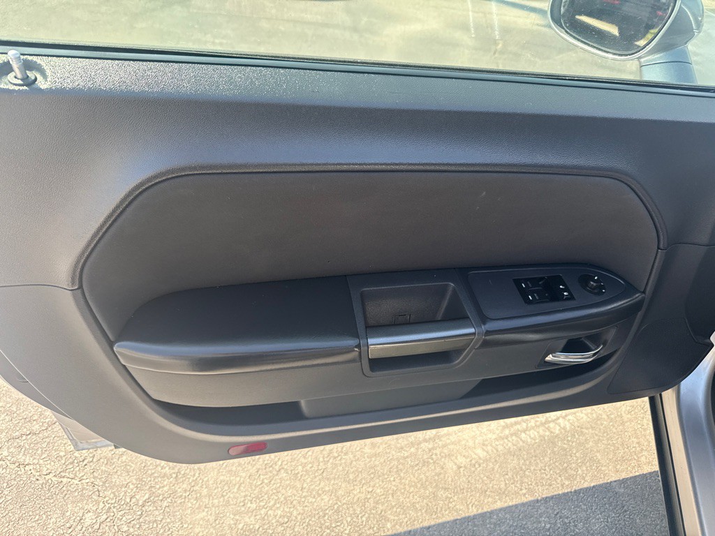 2014 Dodge Challenger Image 11