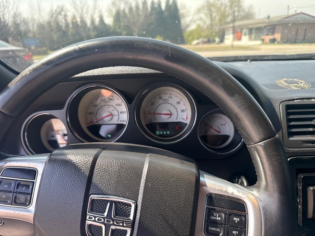 2014 Dodge Challenger Image 14