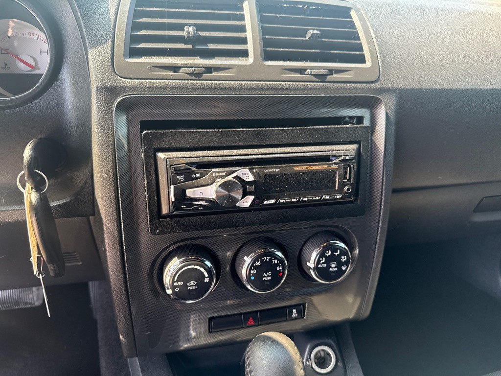 2014 Dodge Challenger Image 15