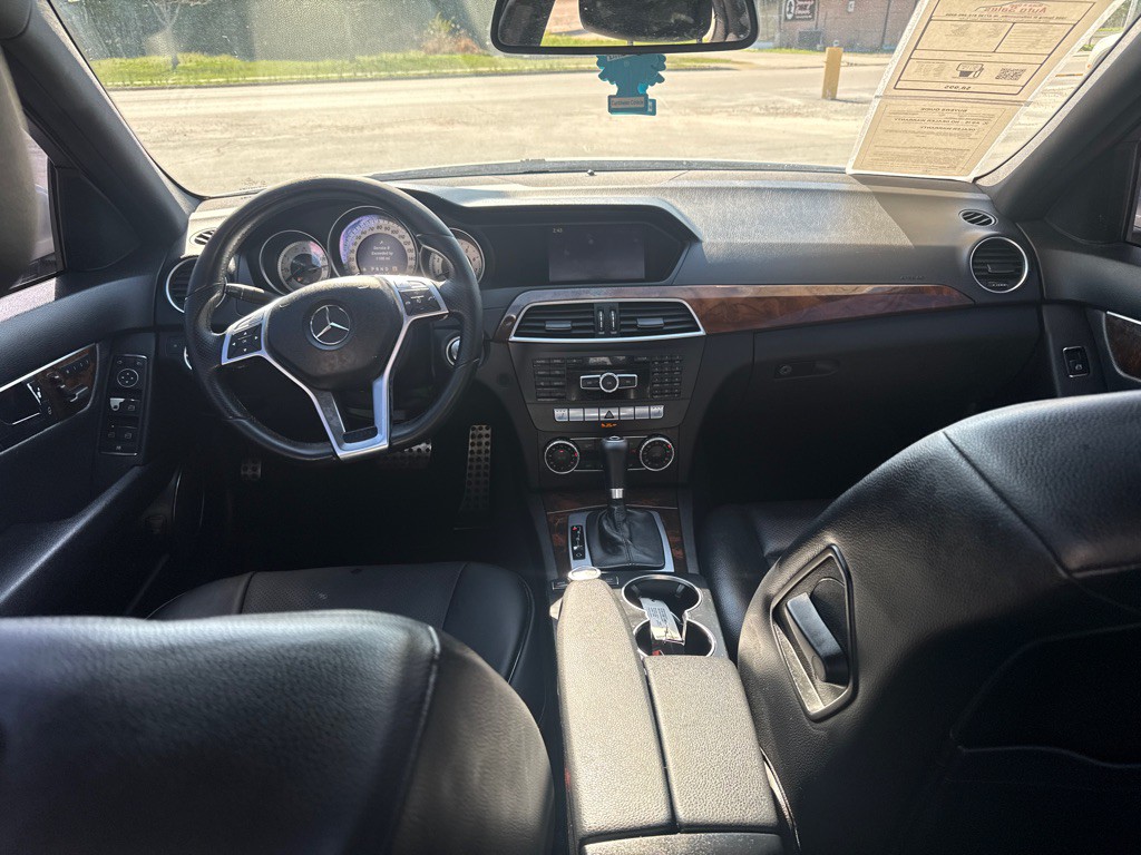 2012 Mercedes-Benz C-Class Image 12