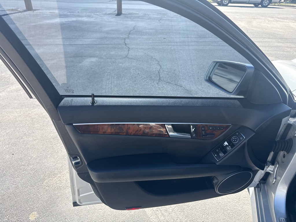 2012 Mercedes-Benz C-Class Image 17