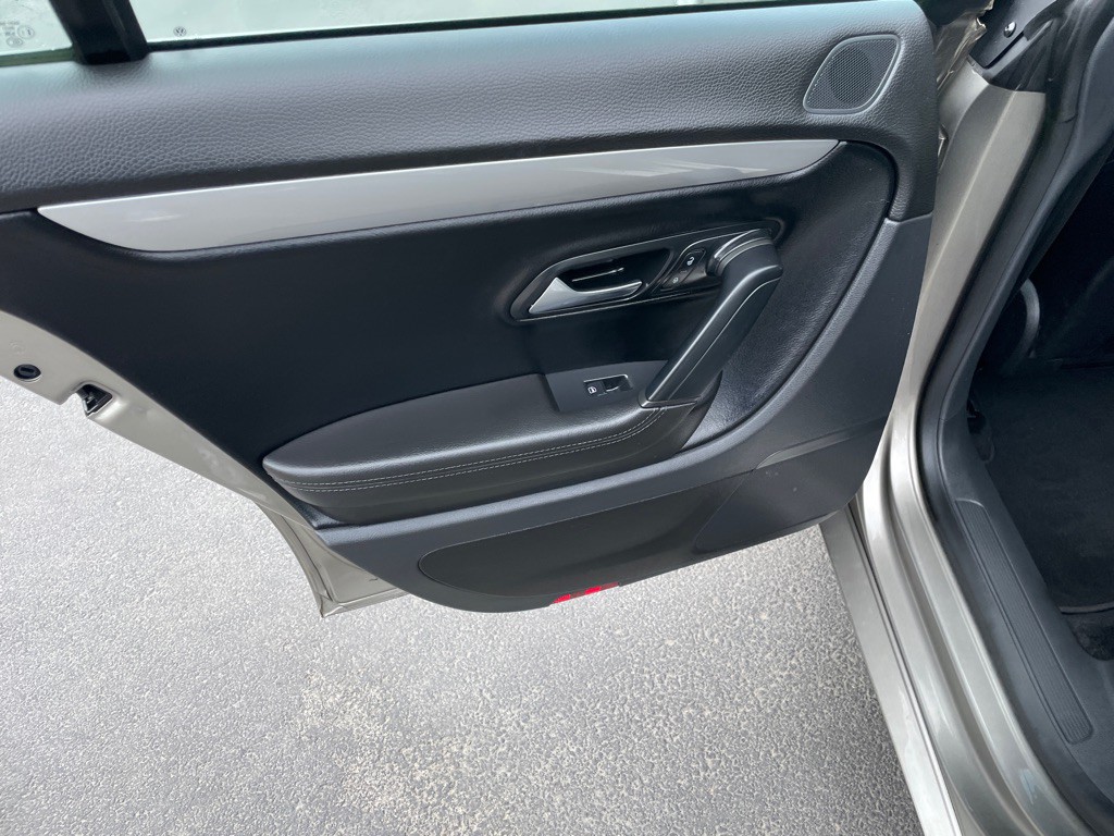 2011 Volkswagen CC Image 7