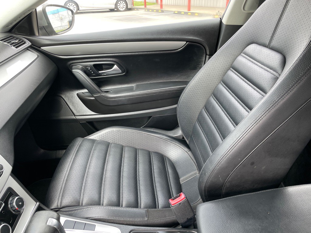 2011 Volkswagen CC Image 9