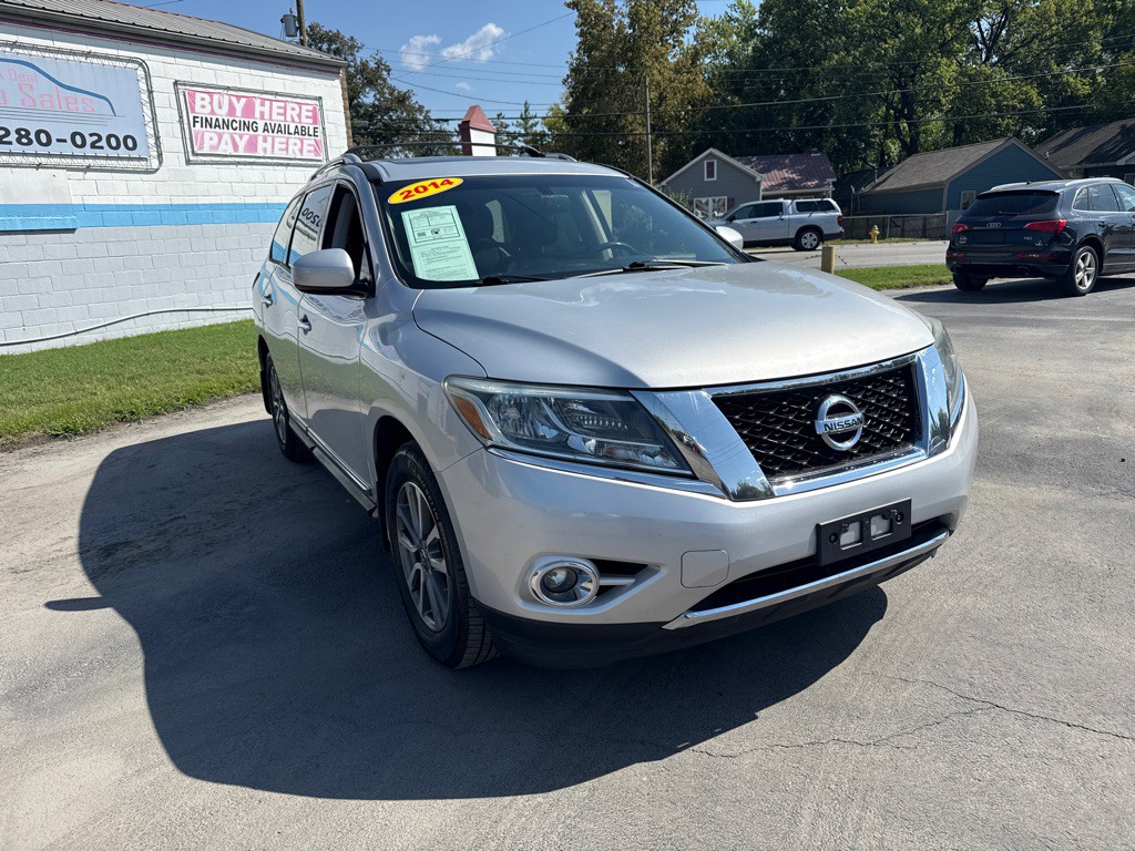 2014 Nissan Pathfinder Image 2