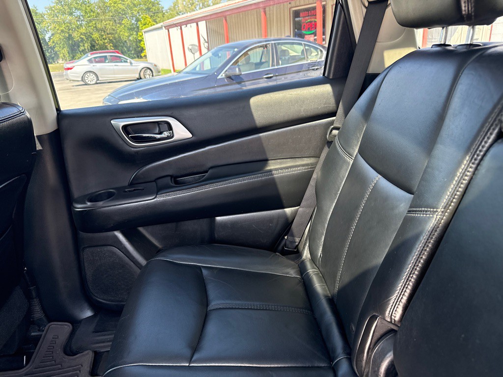 2014 Nissan Pathfinder Image 10