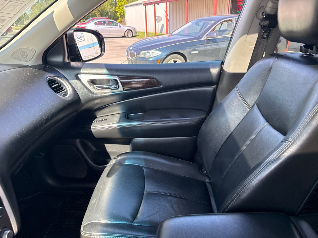 2014 Nissan Pathfinder Image 15