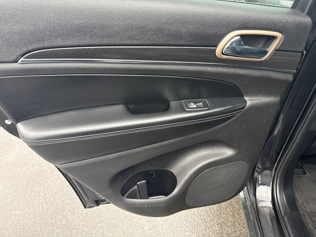 2015 Jeep Grand Cherokee Image 12