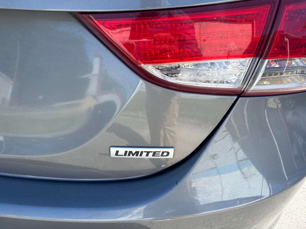2013 Hyundai Elantra Image 5