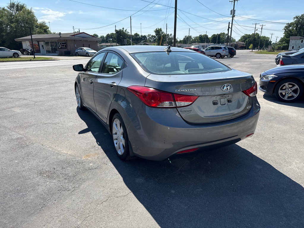 2013 Hyundai Elantra Image 6