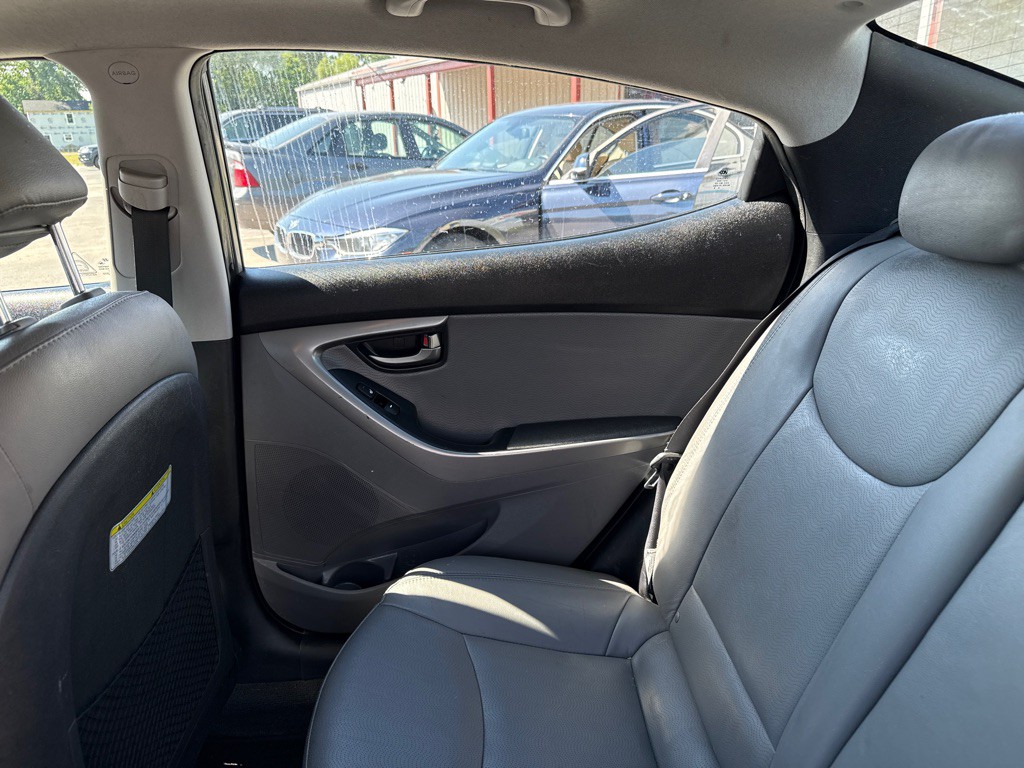 2013 Hyundai Elantra Image 9