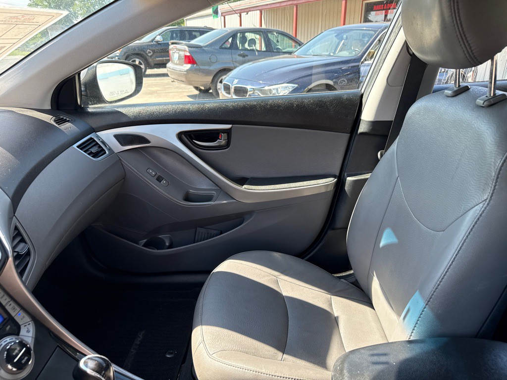 2013 Hyundai Elantra Image 12